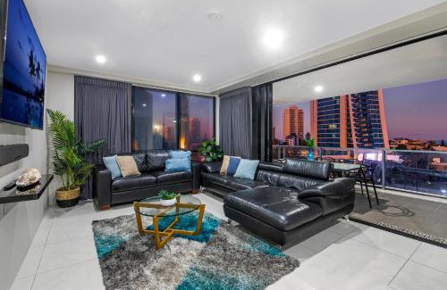 Surfers Paradise Apartment | Circle on Cavill Surfers Paradise- 3 Bedroom Deluxe Apartment
