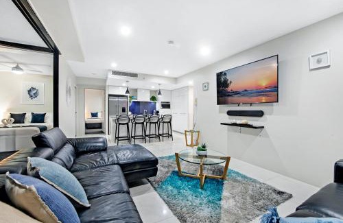 Surfers Paradise Apartment | Circle on Cavill Surfers Paradise- 3 Bedroom Deluxe Apartment