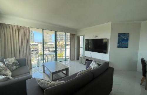 Surfers Paradise Apartment | Crown Towers