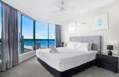 Surfers Paradise Apartment | Crown Towers Luxury 3 Bedroom Apartment - CoastHM