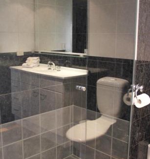 Main Beach Apartment | De Ville Apartments