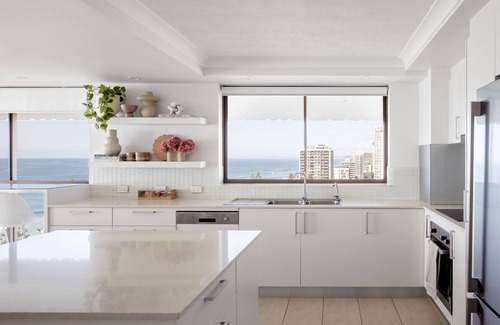 Main Beach Apartment | De Ville Apartments