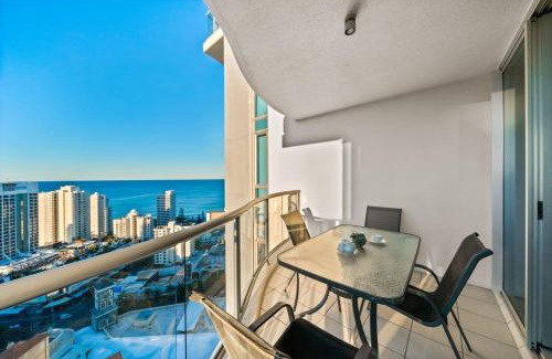 Surfers Paradise Apartment | Elara - Scenic Resort Living above Surfers Paradise