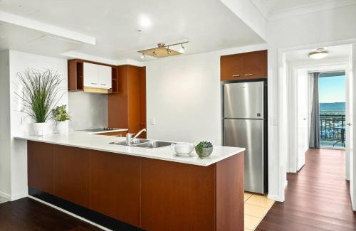 Surfers Paradise Apartment | Elara - Scenic Resort Living above Surfers Paradise