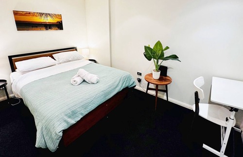 Southport Apartment | Enjoy Cozy Comfort and Modern Convenience in our Perfectly Equipped Apartment