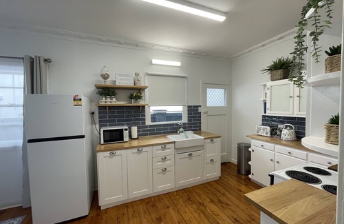 Gold Coast House | Entire Beach House 100ms to Beach Freshly Renovated