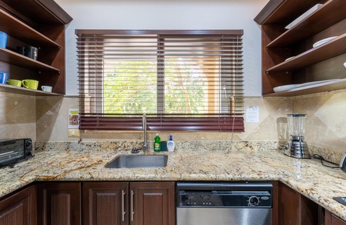 Tamarindo Condo | Escape to this poolside condo - The best location in Tamarindo