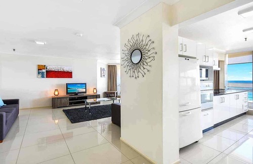 Surfers Paradise Apartment | Focus Apartments Large 3 Bedroom Beachfront Apartment