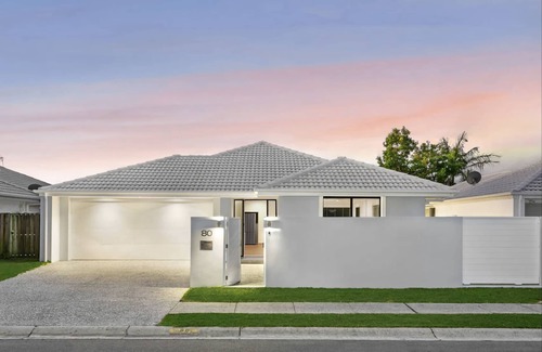 Burleigh Waters House | Gold Coast hotspot, close to beach