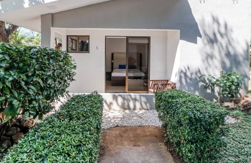Coco Apartment | Ground-Floor Getaway w/ Free WiFi, Step-Free Access, & a Shared Pool