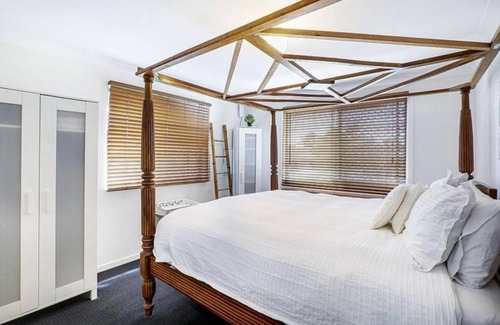 Ashmore House | Holiday homes in Gold Coast, Australia