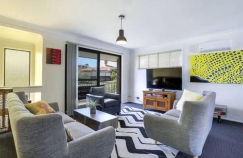 Ashmore House | Holiday homes in Gold Coast, Australia