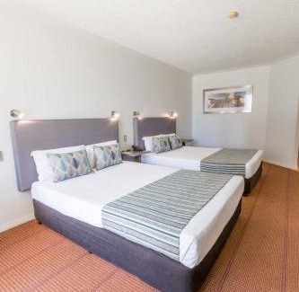 Gold Coast Hotel | Hope Harbour Hotel