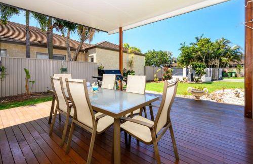 Helensvale House | House ∙ 4 bedrooms ∙ 8 guests