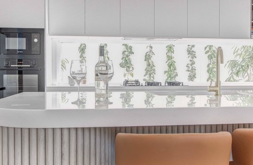 Mermaid Waters Apartment | Indulge in luxury in Mermaid Waters, where a brand new bespoke home awaits you!