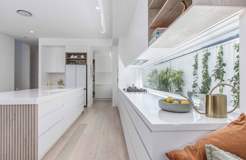 Mermaid Waters Apartment | Indulge in luxury in Mermaid Waters, where a brand new bespoke home awaits you!