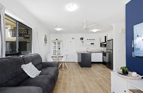 Broadbeach Apartment | Island Beach Resort