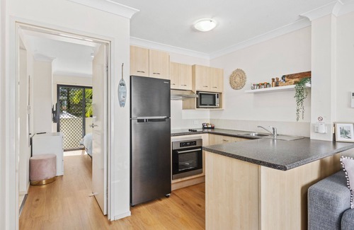 Broadbeach Apartment | Island Beach Resort