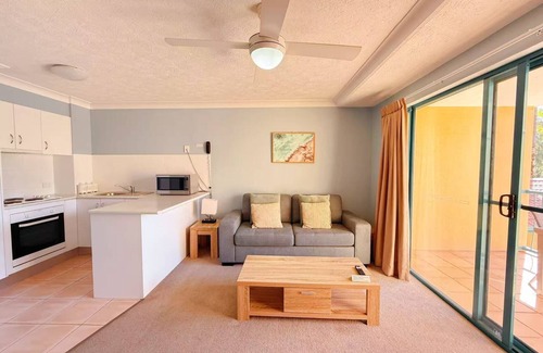 Surfers Paradise Apartment | Karana Palms Resort