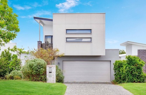 Coomera House | KozyGuru | Coomera | Kozy 4 Bed Free Parking