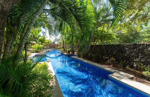 Playa Langosta Apartment | La Esquina 1 Langosta- 2 Bedroom Luxury Condo