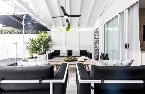 Gold Coast House | Le Palms - A Beach House, Pool