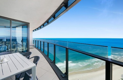 Surfers Paradise Apartment | Luxury 3-Bed Ocean View Apartment at Soul