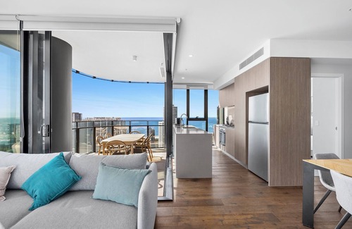 Broadbeach Apartment | Luxury 3 bedroom apartment at Casino