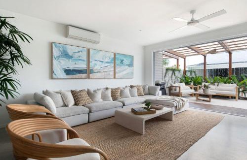 Mermaid Beach House | Luxury Tri-Level Duplex in Mermaid Beach - CoastHM