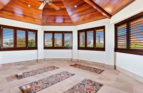 Southport House | Main River Grandeur Mansion, 4 Bed, Pool & Sauna