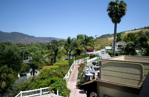 Central Malibu Hotel | Malibu Country Inn
