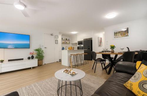 Mermaid Beach Apartment | Mermaid Beach 2BR Heated Pool