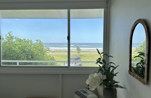 Miami Apartment | Modern 3 Bedroom in Beachfront Nalu Resort