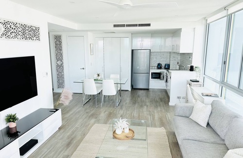 Southport Apartment | Modern Apartment with great Amenities