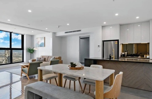 Gold Coast Apartment | Ocean and City View | 3BR Beachside Escape Floor 62