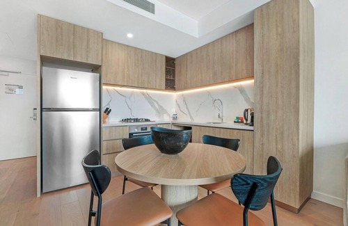Broadbeach Waters Apartment | OceanandRiver View 2 BDR Apartment next to GC Casino