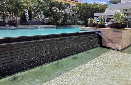 Surfers Paradise Apartment | OceanView Hotel Apartment