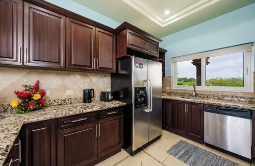 Tamarindo Apartment | ♆Oceanview in the 🎔 of town♆ Huge Pool Beach acss