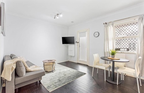 Surfers Paradise Apartment | Peninsular Drive 1 bedroom