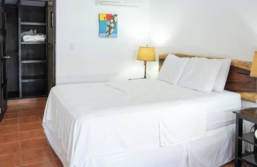 Playa Gigante Hotel | Poolside Queen Bed Room