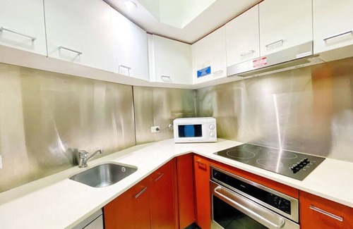 Surfers Paradise Apartment | Prime Location 2BD Serviced Apt @Surfers Paradise