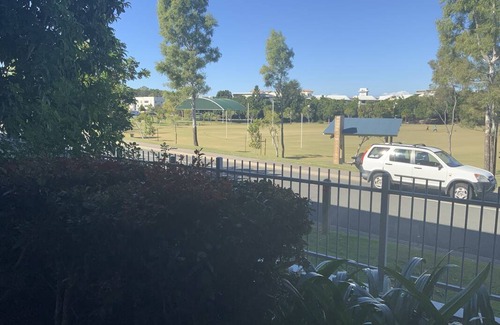 Varsity Lakes Resort | Private room ∙ 2 guests