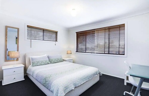 Ashmore Apartment | Private Room in Pleasant Ashmore (R2)