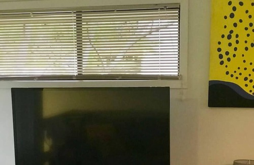 Ashmore Apartment | Private Room in Pleasant Ashmore (R2)
