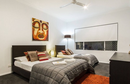 Mermaid Waters House | Rio Vista Waters - the perfect entertainer