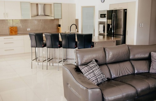 Southport House | Riverfront Retreat Family Getaway 4BR with Pool