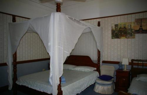 Gilston Bed & Breakfast | Riviera Bed & Breakfast