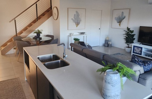 Robina Apartment | Stylish Terrace Home in the Heart of Robina. Pool and Pet Friendly!