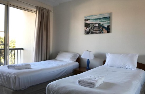 Surfers Paradise Apartment | Sunset Island Resort