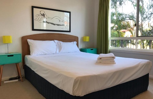 Surfers Paradise Apartment | Sunset Island Resort
